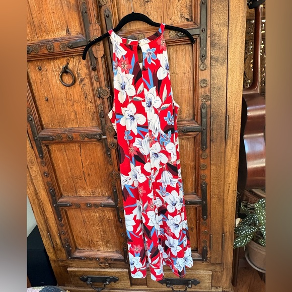 Jennifer Lopez Red and Blue Floral Maxi Dress - Picture 2 of 7